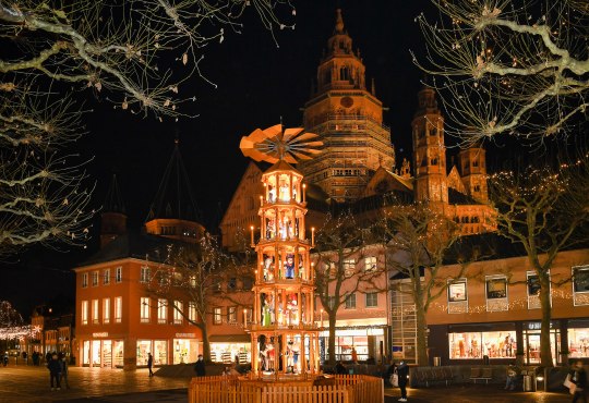 Die Pyramide auf dem Mainzer Weihnachtsmarkt, © Carsten Costard/Landeshauptstadt Mainz