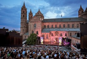 Der Wormser Dom dient bei den Nibelungenfestspielen als Kulisse und Bühnenbild zugleich