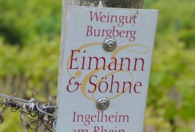 Weingut Burgberg Eimann & Söhne_Schild © Weingut Burgberg Eimann & Söhne