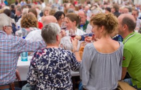 Alzeyer Winzerfest Terrasse2 © Peter Muth