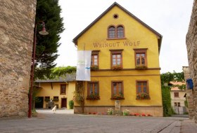 Weingut Julian Wolf_Gebäude © Weingut Julian Wolf