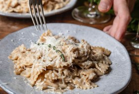 French Onion Pasta © Svenja Mattner-Shahi - Klara &amp; Ida