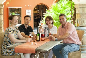 Weingut Strubel Roos, Flonheim - Veronika Stöhr, Federik, Heide und Karl Rainer Roos © Ullrich Knapp