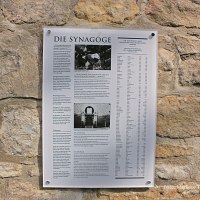 Synagogue Square Memorial plaque