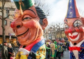 Schwellköpp am Rosenmontagszug in Mainz