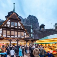 Weihnachtsmarkt mit Kurmittelhaus © RPT